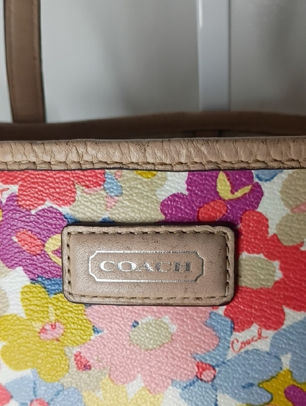 Coach Heritage Floral Print City Tote Crossbody  style number F28908. - Picture 2 of 11